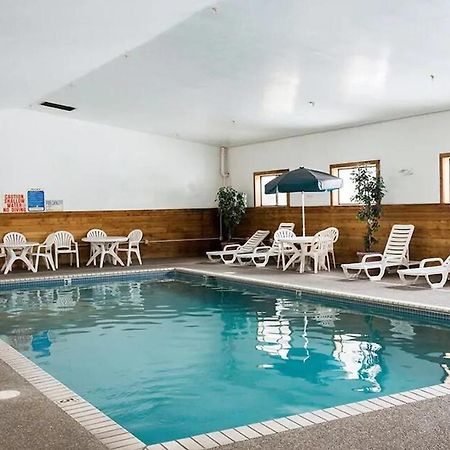 Norwood Inn And Suites - Minneapolis-St Paul Roseville Exterior foto